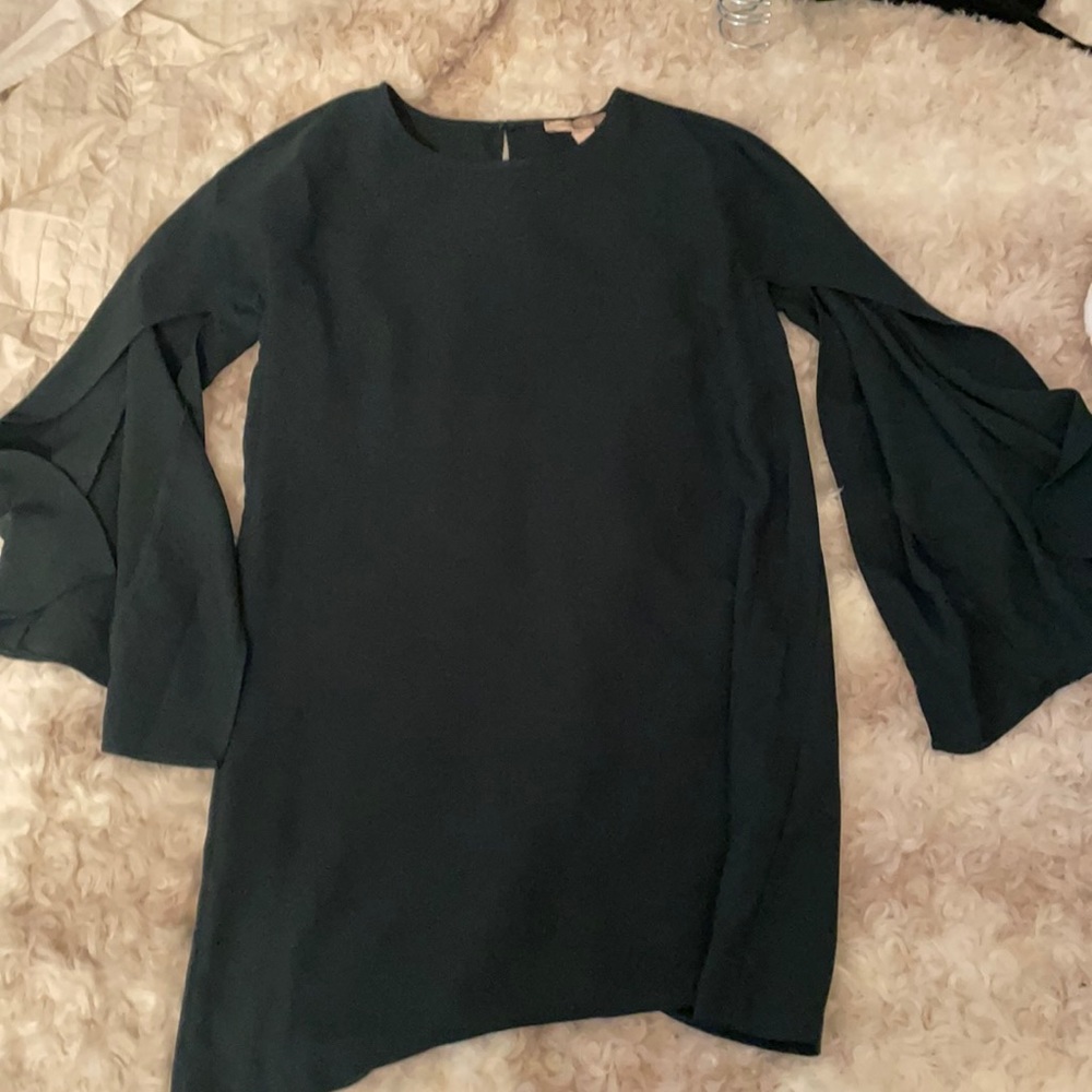 Green short dress with winged sleeves